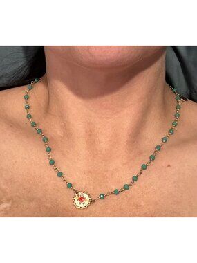Vintage-Style Floral Pendant Necklace With Green Beaded Chain And Gold-Tone Acce